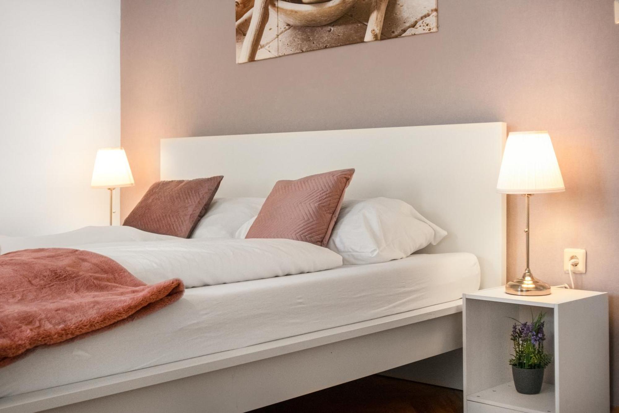 Appartement Commodious 3Br Apt. Ideal For Families And Friends à Vienne Extérieur photo