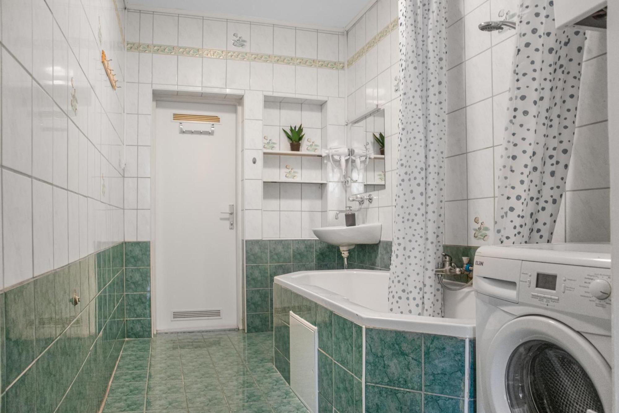Appartement Commodious 3Br Apt. Ideal For Families And Friends à Vienne Extérieur photo